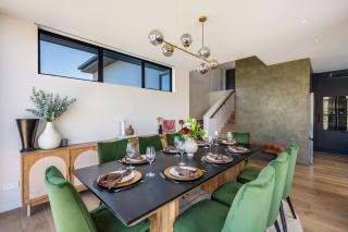 Luxury on O'Kane - Hot Tub - Sauna - Lake views - 7