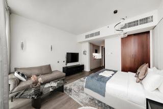 Modern Stylish Studio Apartment next to Burj Khalifa walk into Dubai mall - 7