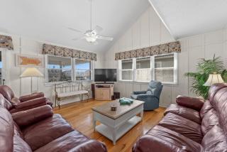 Channel-Front 4BR Home • Private Dock Fishing • Cherry Grove • TipSEA Turtle - Myrtle Beach - 2