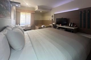 Quality Inn & Suites Los Angeles Airport - Stadium District - 3