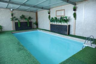 נוף הכפר - 6 חדרי אירוח לזוגות ומשפחות עם ג'קוזי ובריכה מחוממת משותפים במתחם - 8