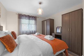 Modern 1 Bedroom Apt in Streatham with Parking - 3