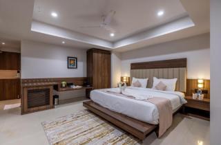Hotel-Classique In Rajkot Full AC Room - 9