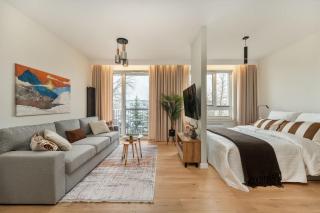 Stylish Studio in Ożarów Mazowiecki with Balcony by Noclegi Renters - 1