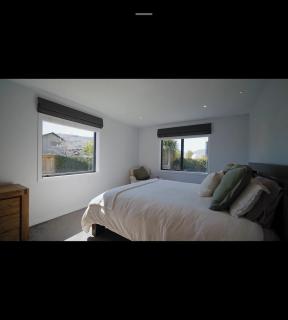 Near new 3 bed 2 bath house in Hanleys Farm, Queenstown - 9