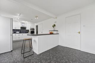 NEW! 5 Bedroom Family Home Leamington Spa perfect for relocators, Parking, Garden, Wi-Fi - 7