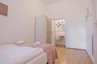 Modern & Cozy 2BR Stay Excellent Connectivity - 3