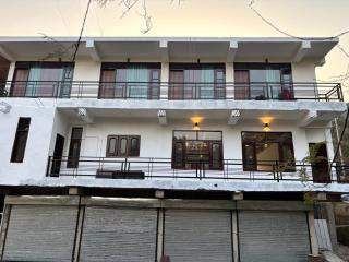 Giri River Side View Stay & Café - 5