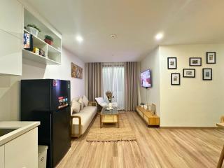 1991 Home - Cozy 3BR Family Apartment w Balcony near Sapa Church - 8