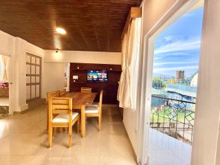 Yepplo Holiday Home - Nongmynsong - Shillong - 24hrs Caretaker - Breakfast - Power Backup & Parking - 6