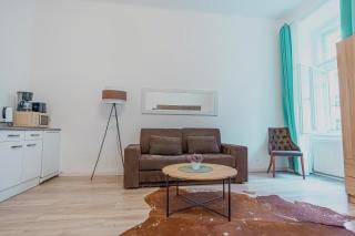 Comfortable 1BR Apartment, Great for Long-Stays - 6