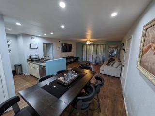 1 bedroom and 1 bathroom Remodeled Apartment in the Mdical Center - 8