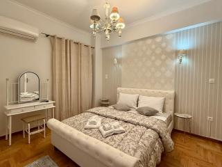 Acropolis Museum Elegant 2BR Apartment - 3