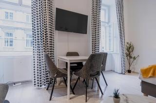 Cozy 1 Bedroom Apartment in Central Location - 8