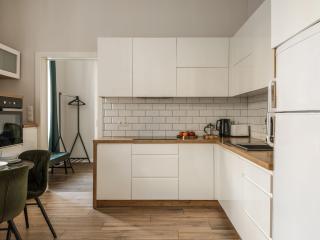 Bohemian Suites by Fragola Apartments - 5