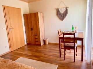 Zwei stilvolle Gästezimmer mit exklusivem Bad - 3