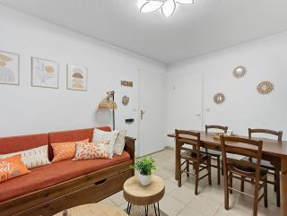 T3 chaleureux avec terrasse et piscine chauffée - 8