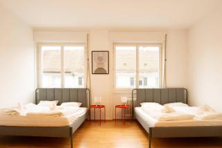 Spacious Zurich flat with game room & pool table - 8