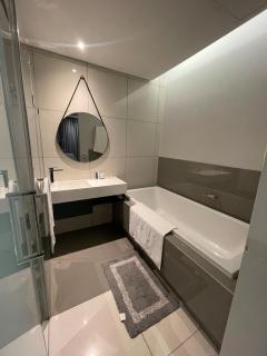 Top Floor luxury 2 Bed apartment - 1