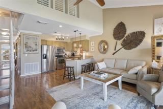 8 G Two Bedroom Condo - 7