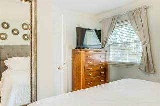 10 A, One Bedroom Condo - 7