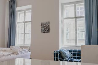 Sweet 3BR Retreat Steps from Belvedere Palace - 1