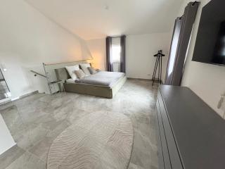 HUGOS Design Apartment - 2