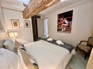 T3 Appartement HYPERCENTRE PROCHE COMMERCE- PARKING - 2 Chambres Wifi Gratuit - 0