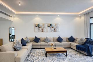 Seascape Horizon Retreat Mountain & Sea View - 2