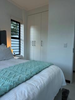 Luxury Garden Suite, Fourways, Sandton, Prime Location, Fast WiFi - 3