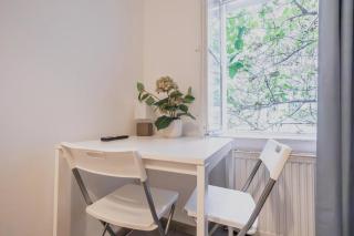 Comfortable 3BR Shared Retreat Next to Belvedere Palace - 3