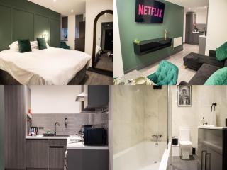 City Centre Apt With Super King Bed Fully Equipped Perfect For Longer Stays - 4