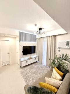 Modern Sleek, Minimalist, Central Apartment,THE SNUG - 7