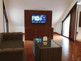 Whispering Heights - 8