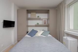 Unique Studio for Remote Work in Warsaw Center with City View by Noclegi Renters - 4