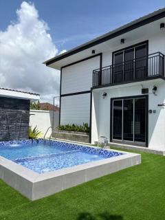 Seaside Private Pool Two-Building Homestay - 9