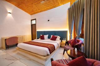 NAINITAL HOTEL A LUXURIOUS RESORT'S PRANAV! INN - Free Parking & Wi-fi - Restaurant & Room Service - Spacious & Comfortable Rooms With Hill View Available -Near Bhowali Road - Best Hotel In Nainital - 8