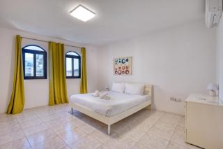 Budget Friendly apartment in Central Swieqi - 10 minutes walk to Paceville & the beach - 2