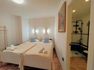 MARITIM CENTRAL "Suites Deluxe" con salón-comedor y cocina privada - 2