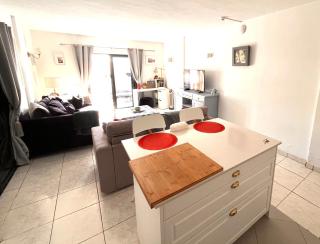 Sea View Penthouse Apartment or Studio with Large Terrace in Los Cristianos - 4