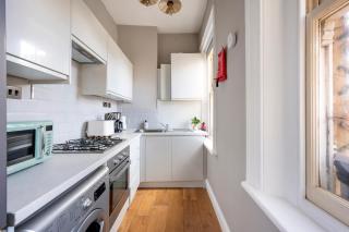 Sunny Corner Apartment in Center of London - 1