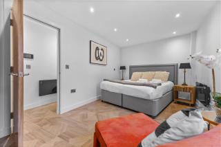 Penthouse Perfect For Couples - by AO Arena - Pass the Keys - Manchester - 3