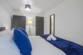 Platinum Retreat I Chic 1BDR I Self Check-in I Wi-Fi I Free Parking I Sleeps3 - 8