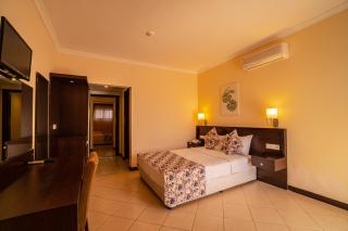 Sunshine Holiday Resort - 9