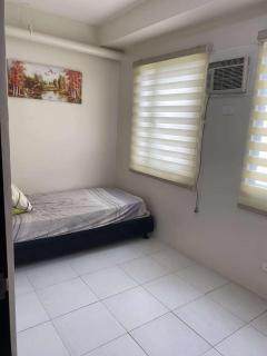 Budget Deca Commonwealth Staycation - 2