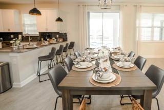 Disney Vacation Getaway 6bd Villa w Pool - 1