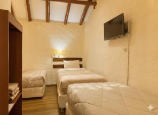 Naty's Guest House - 9