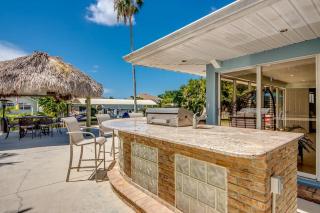 Casa Tiki - Pool, Spa, Dock, Tiki Hut, Bar & BBQ - 4