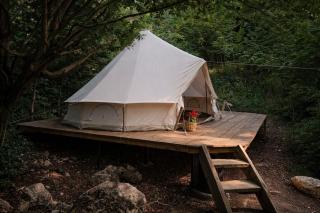 Glamping in Nature Bell Tent on Platform - 4