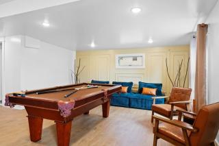 Modern Mountain Escape Sleeps Large Groups - 7